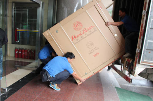 蒸湘钢琴贵重工艺品无忧运